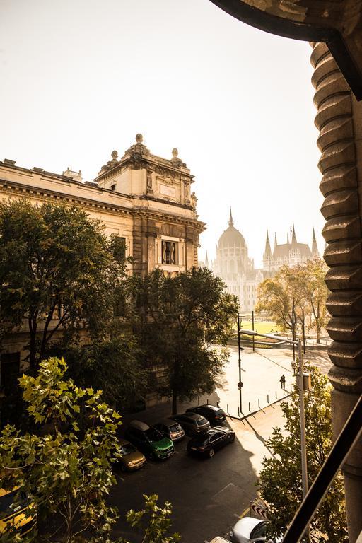 Parliament Suite With A View Budapest Bagian luar foto